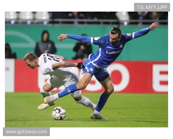 沙尔克与弗赖堡对决分析及双方近期状态评估